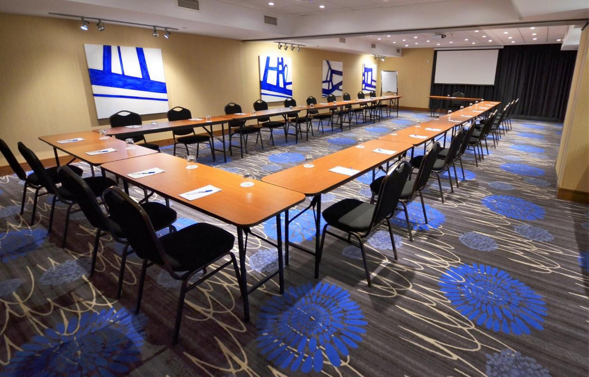 Holiday Inn Express Hotel & Suites Saint - Hyacinthe By Ihg Exterior foto